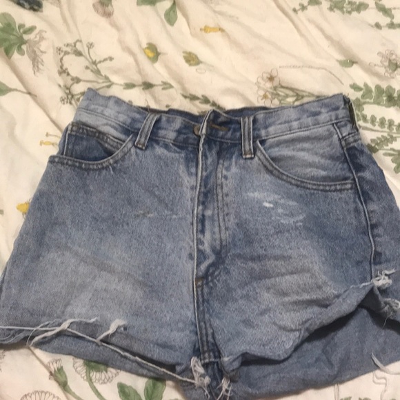 Vintage distressed high waisted denim shorts - Picture 1 of 4